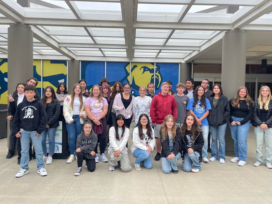 32-1 PROGRAMA “EARLY COLLEGE CADRE” AYUDA A ESTUDIANTES DE ORCUTT ACADEMY A GRADUARSE DE HANCOCK